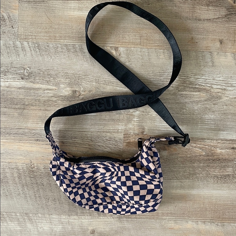 BAGGU Indigo Trippy Checkered Mini Crescent Bag - Excellent Condition, Rare - Picture 3 of 3